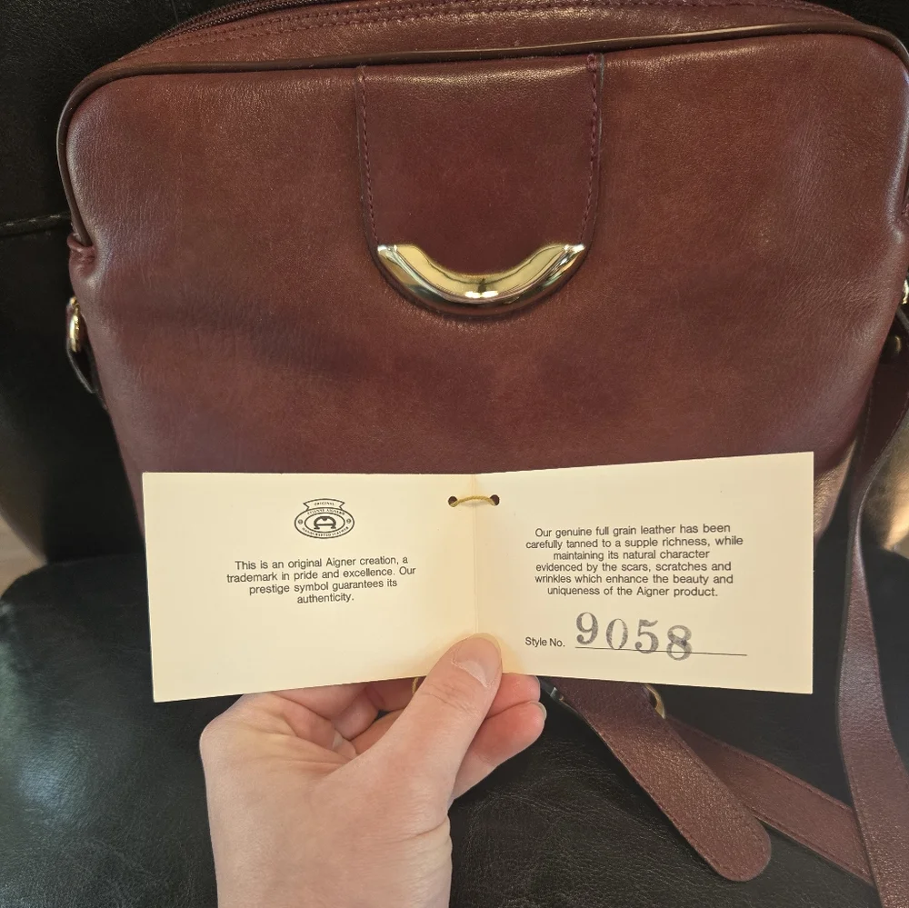 Vintage Etienne Aigner Elegant Burgundy Leather Handbag with Gold Accents - Picture 2 of 8